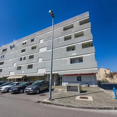 Apartment Populare Charming