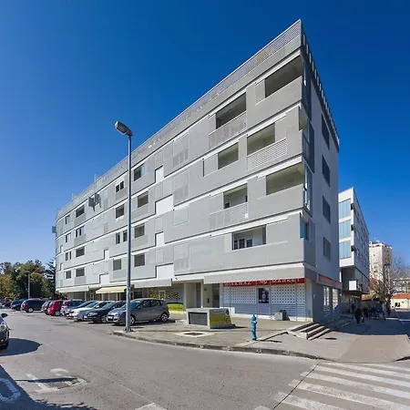 Apartment Populare Charming