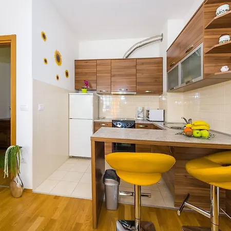 Apartment Populare Charming *