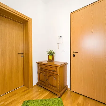 Apartment Populare Charming *